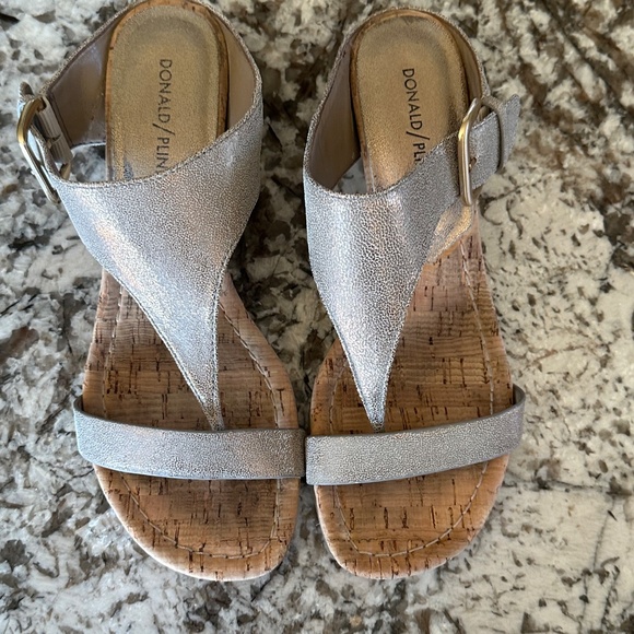 Donald Pliner Ladies Cork Wedge Sandals - Picture 3 of 8